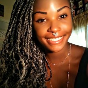 Meet your Posher, Antoinette